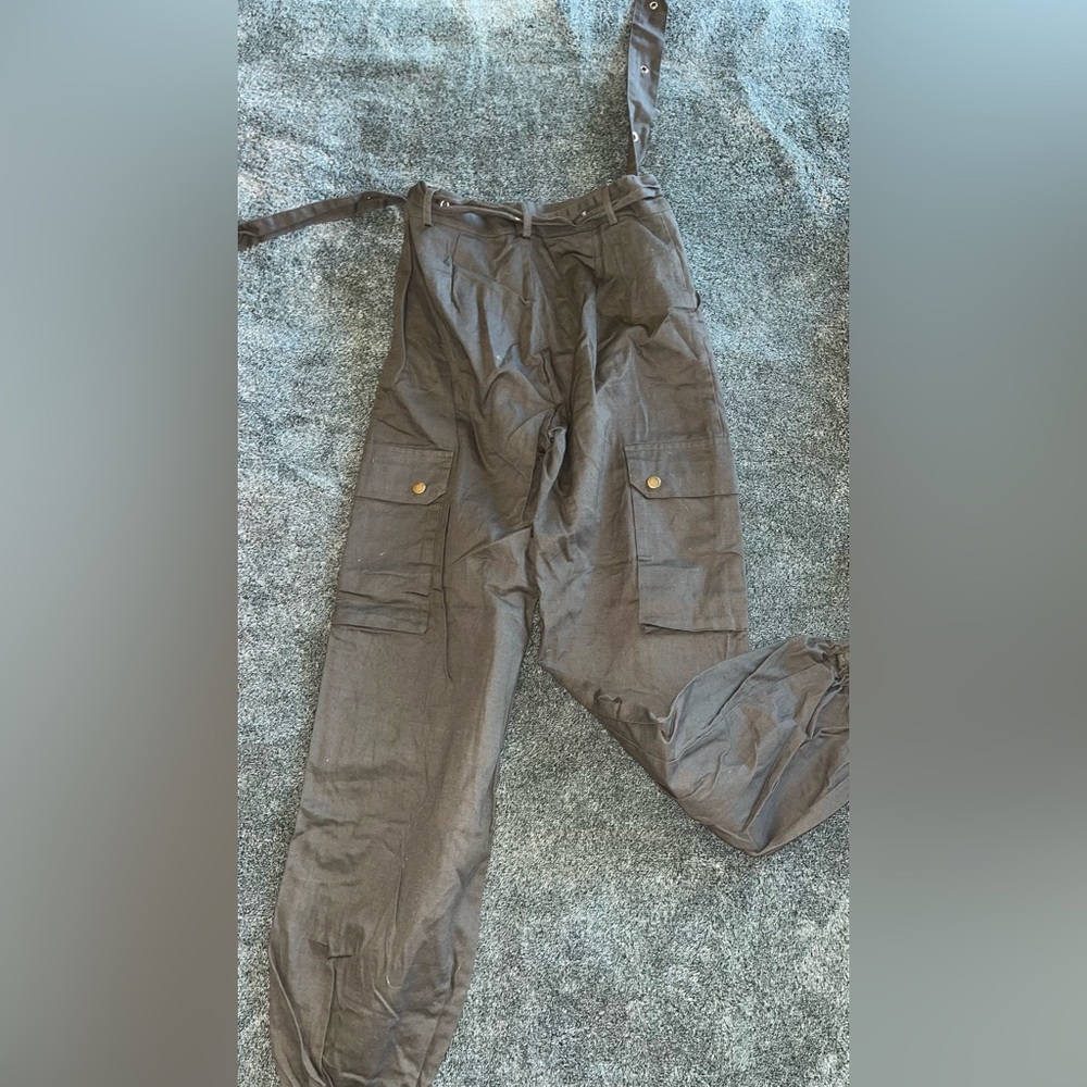 Green cargo pants